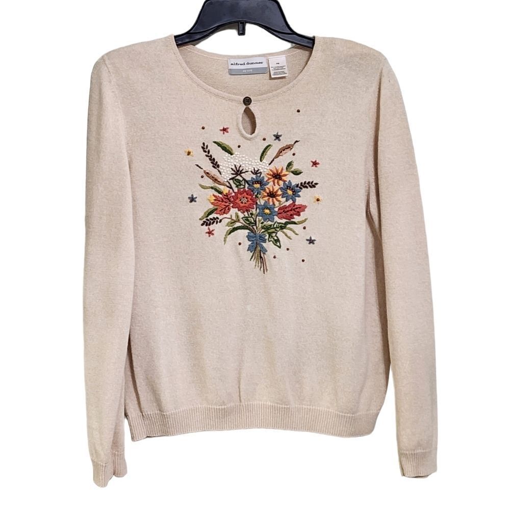 Vintage Sweater Mp beige embroidered floral Bouquet Cottagecore Granola Country